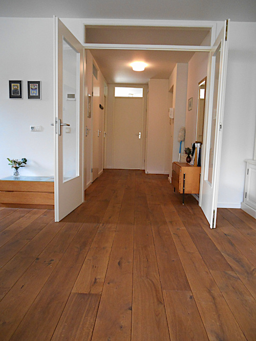 Oak floor, 22 centimeters wide