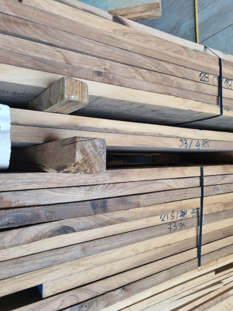 Wood-Walnut Wood